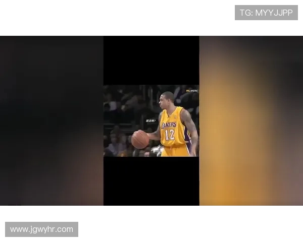 海斯成为湖人队史第六位扣篮大赛球员与科比魔兽香农同台竞技